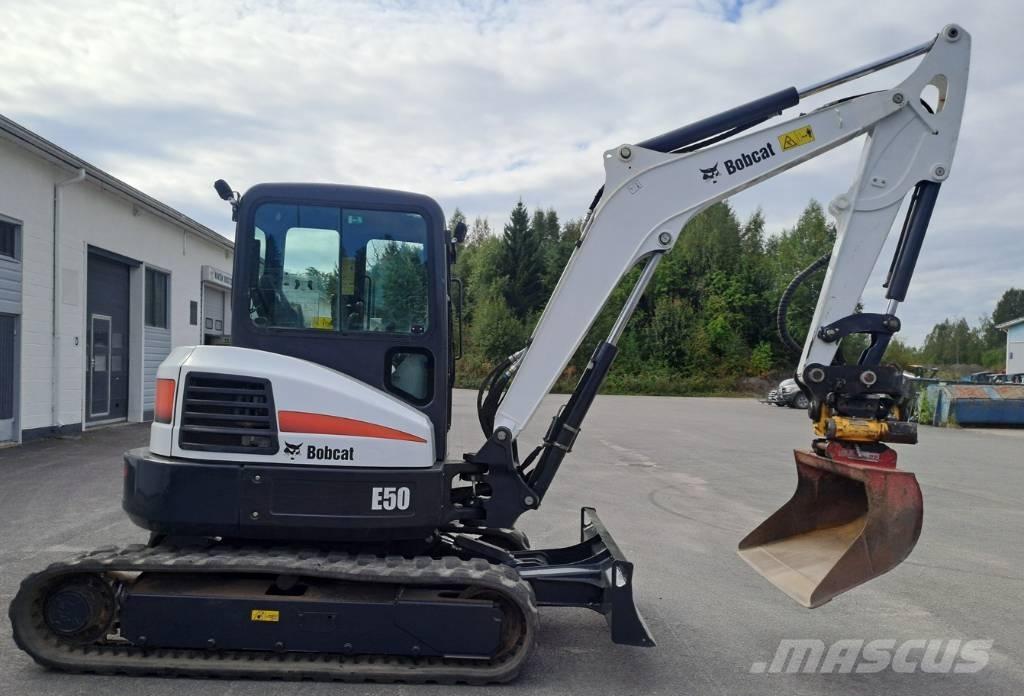 Bobcat E 50 ミニ油圧ショベル 7t以下（ミニユンボ・ミニディガー）