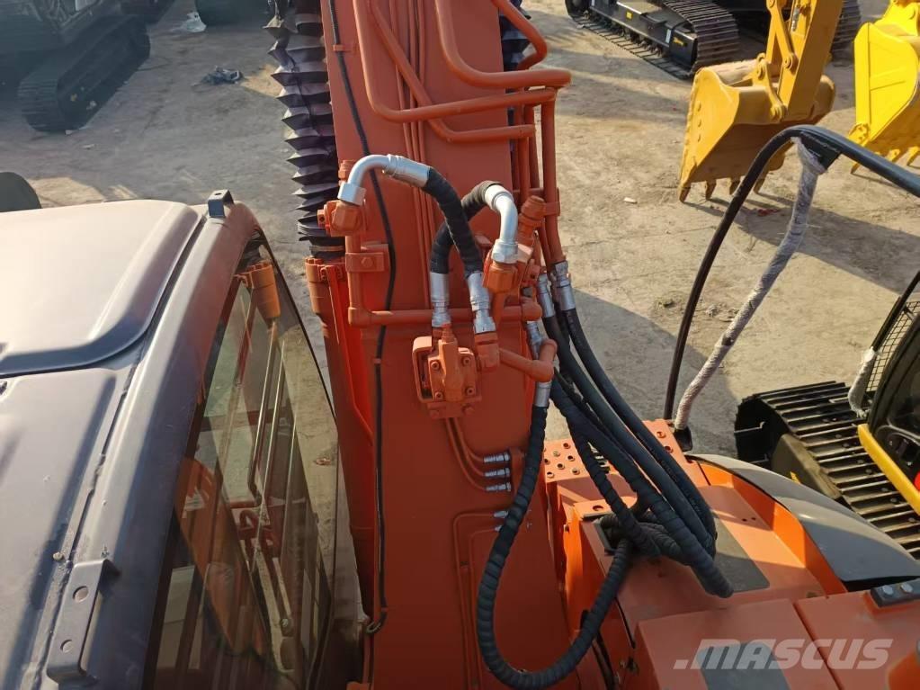 Hitachi ZX135 大型油圧ショベル12t以上（パワーショベル・ユンボ）
