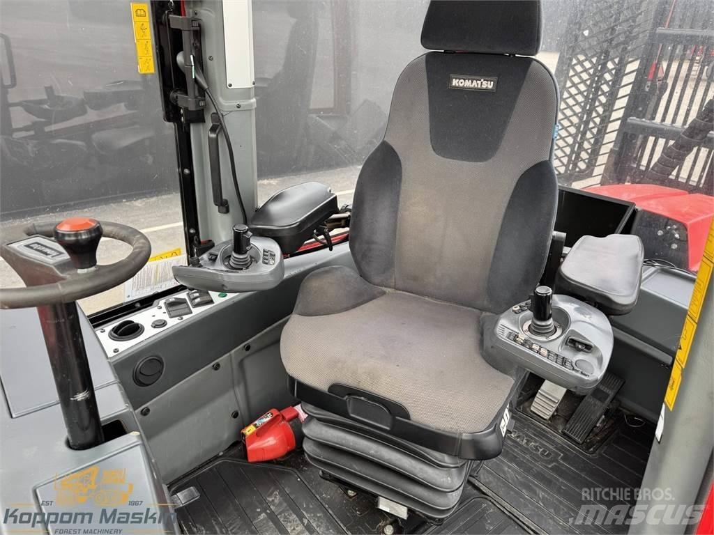 Komatsu 875 フォワーダー