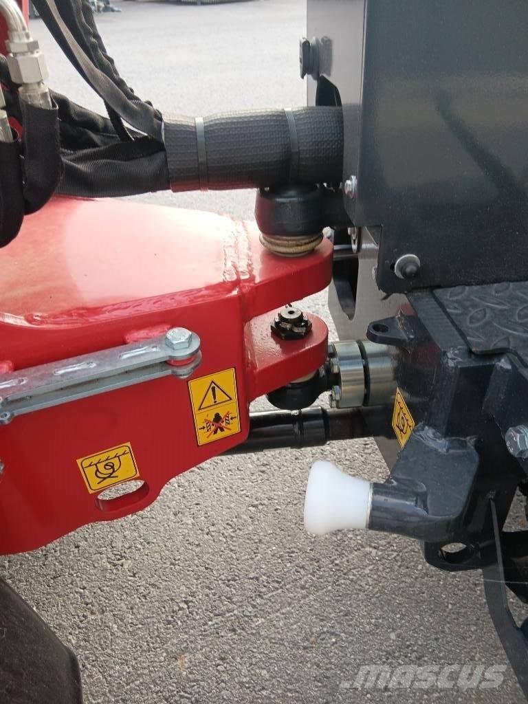 Schäffer 2630 多目的ローダー