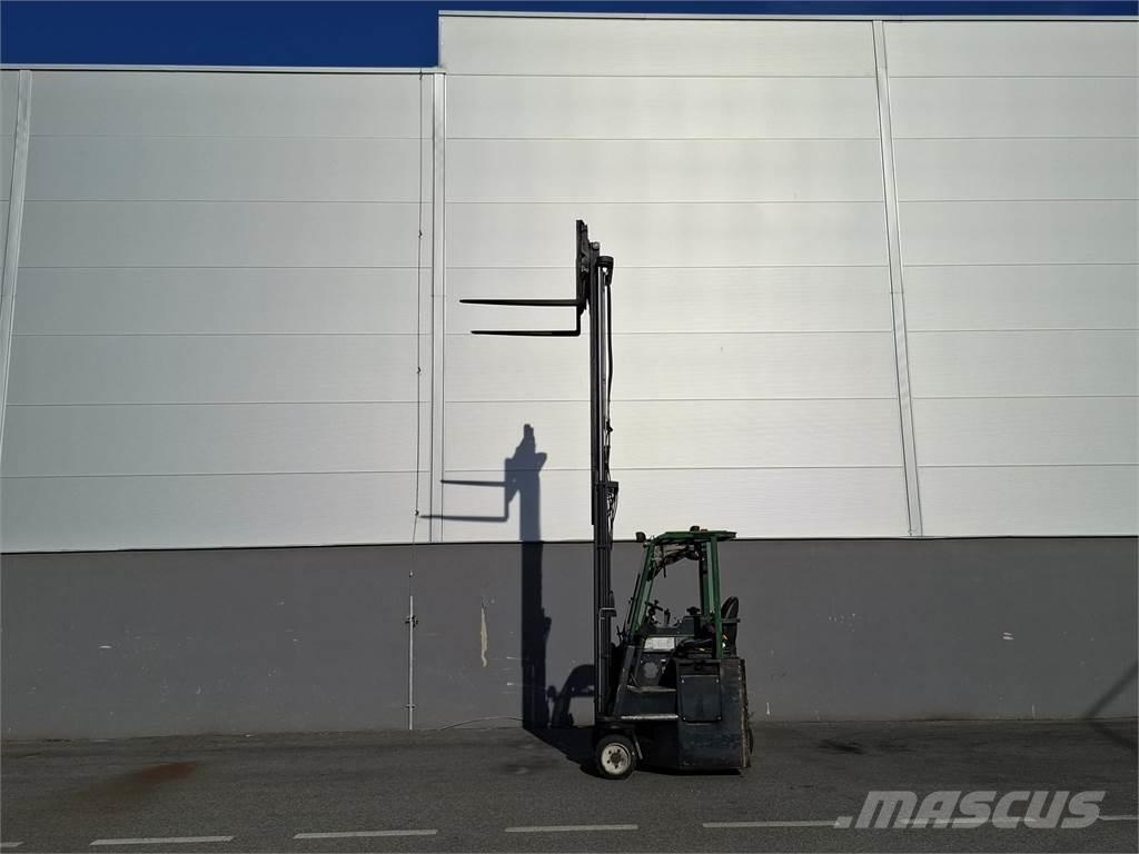 Combilift C3000CB 全方向リーチ型フォークリフト
