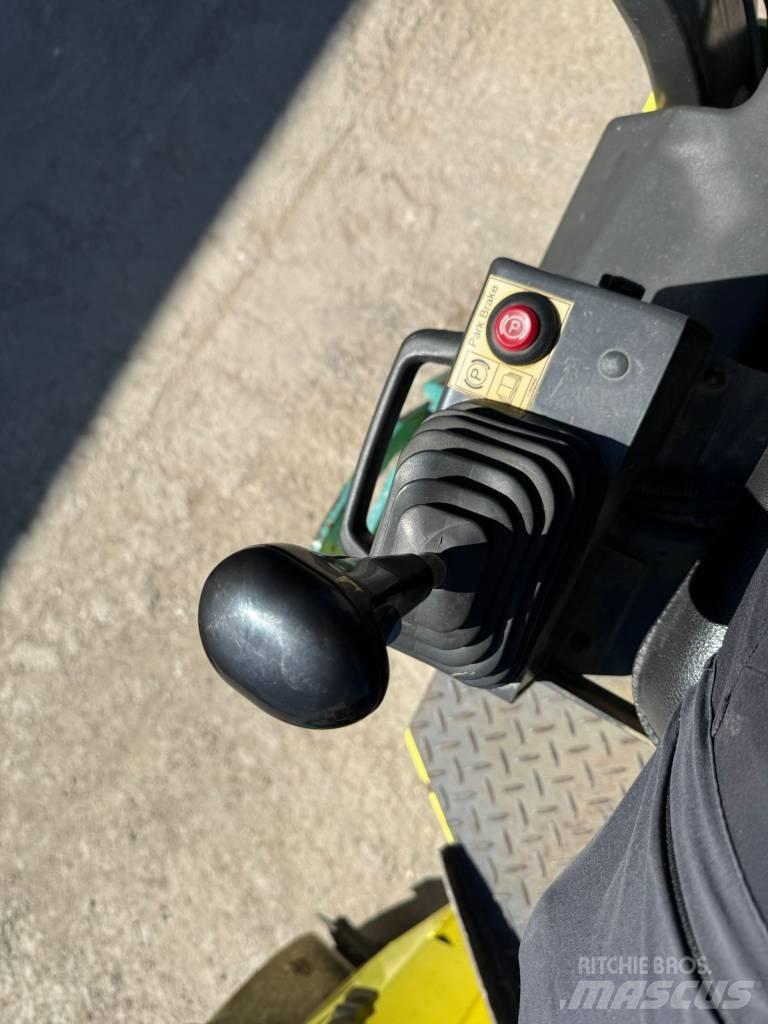 Ammann ARX 26 タンデムローラ