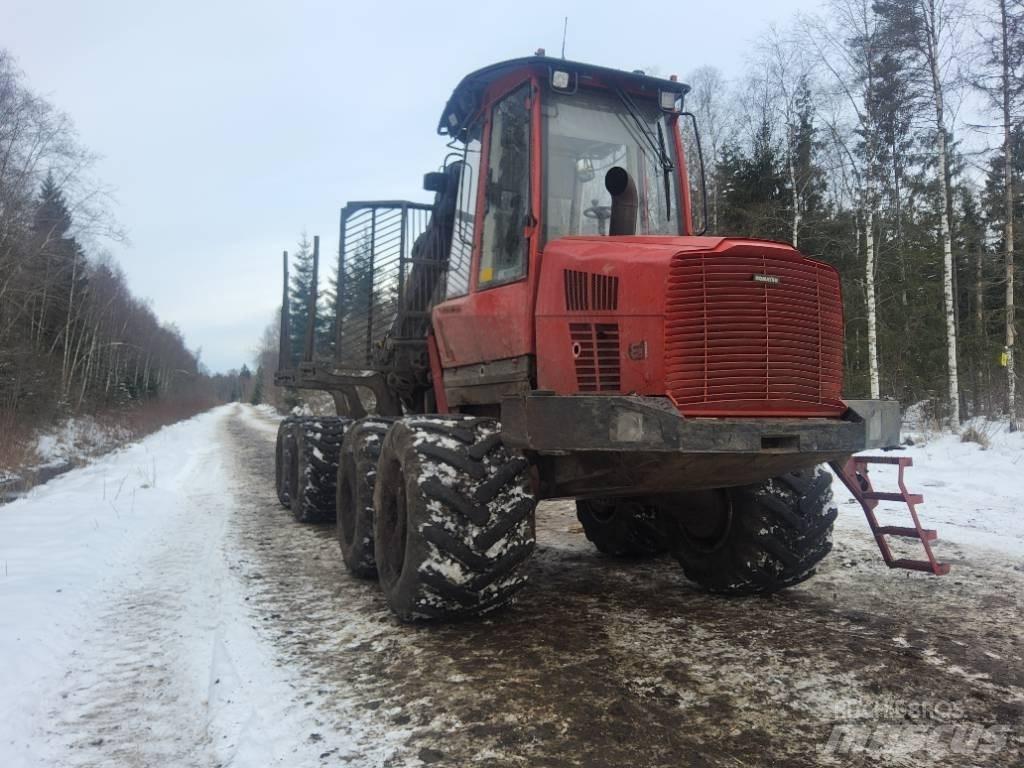 Komatsu 835 フォワーダー