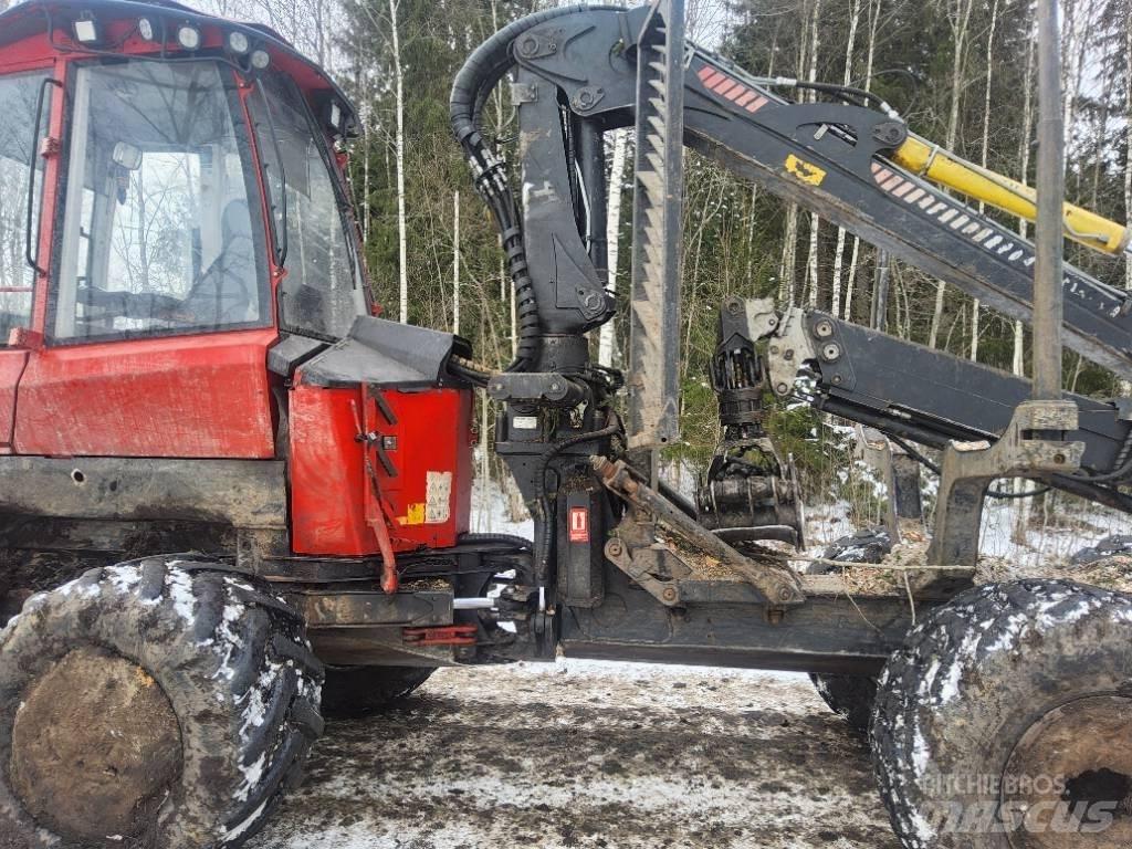 Komatsu 835 フォワーダー