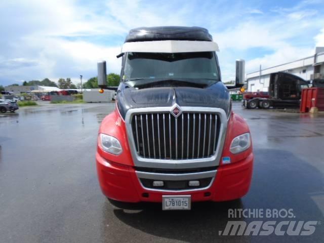 International LT625 中古トラクターヘッド | トレーラーヘッド