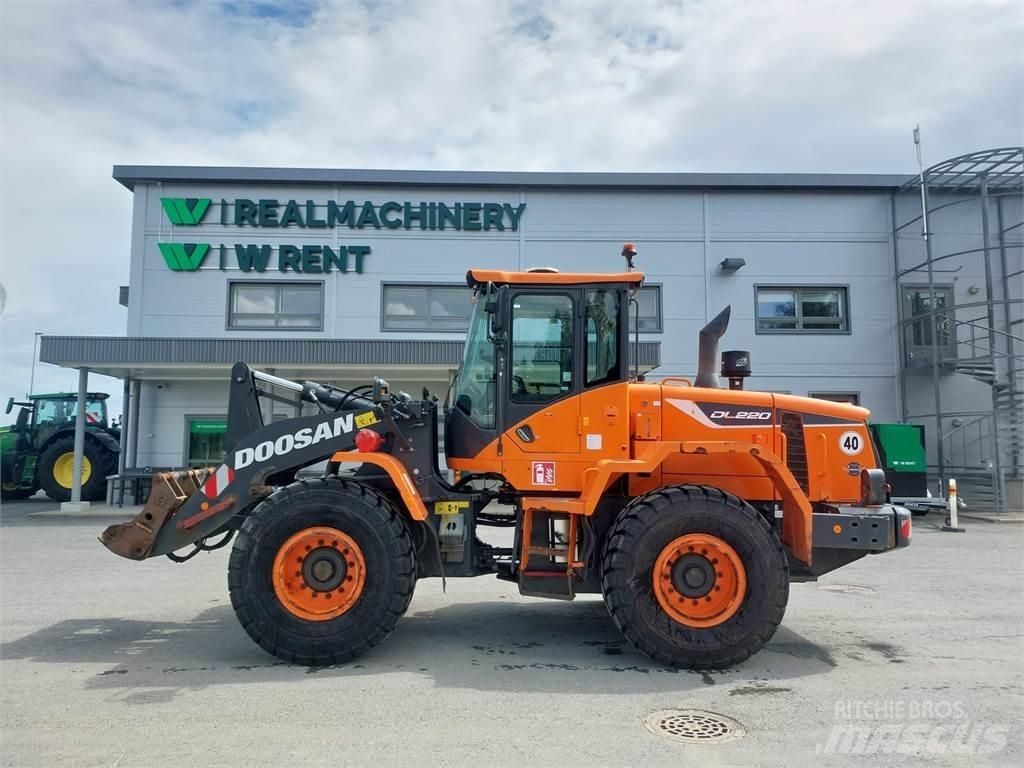 Doosan DL220-5 ホイールローダー・タイヤショベル
