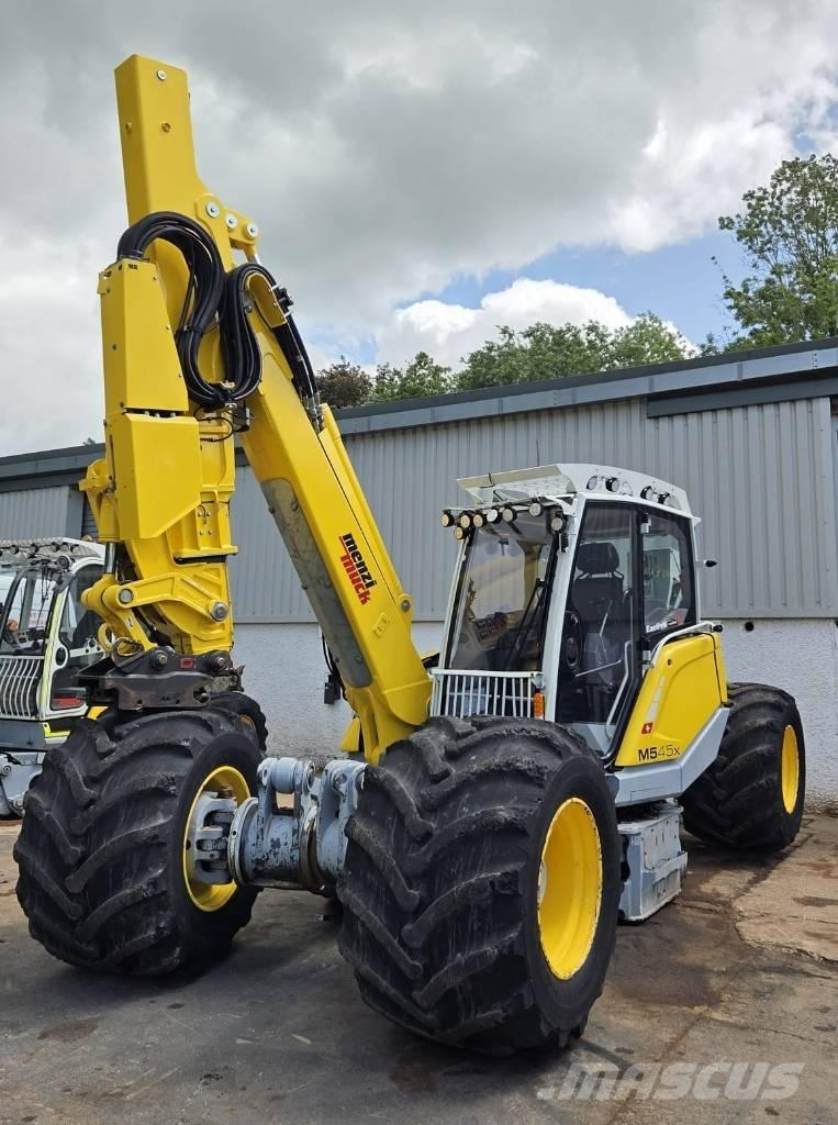 Menzi Muck M545X 特殊油圧ショベル
