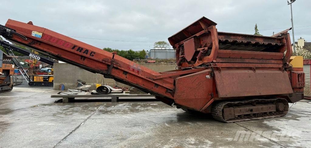 Extec RoboTrac 自走式スクリーン