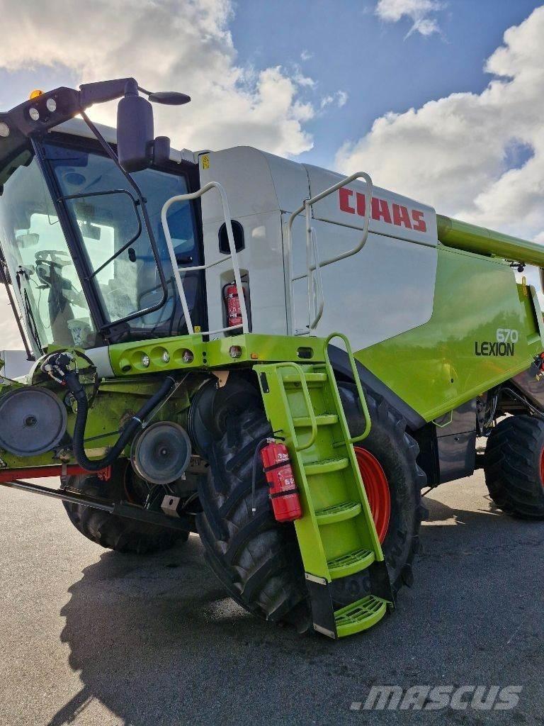 CLAAS Lexion 670 コンバイン