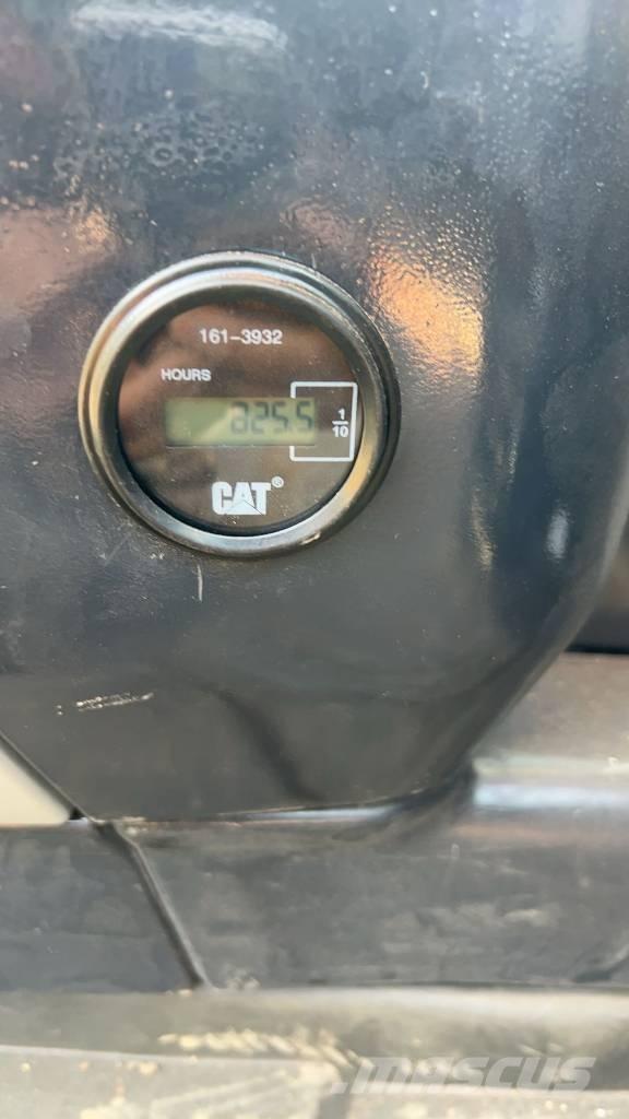 CAT 325 D 大型油圧ショベル12t以上（パワーショベル・ユンボ）