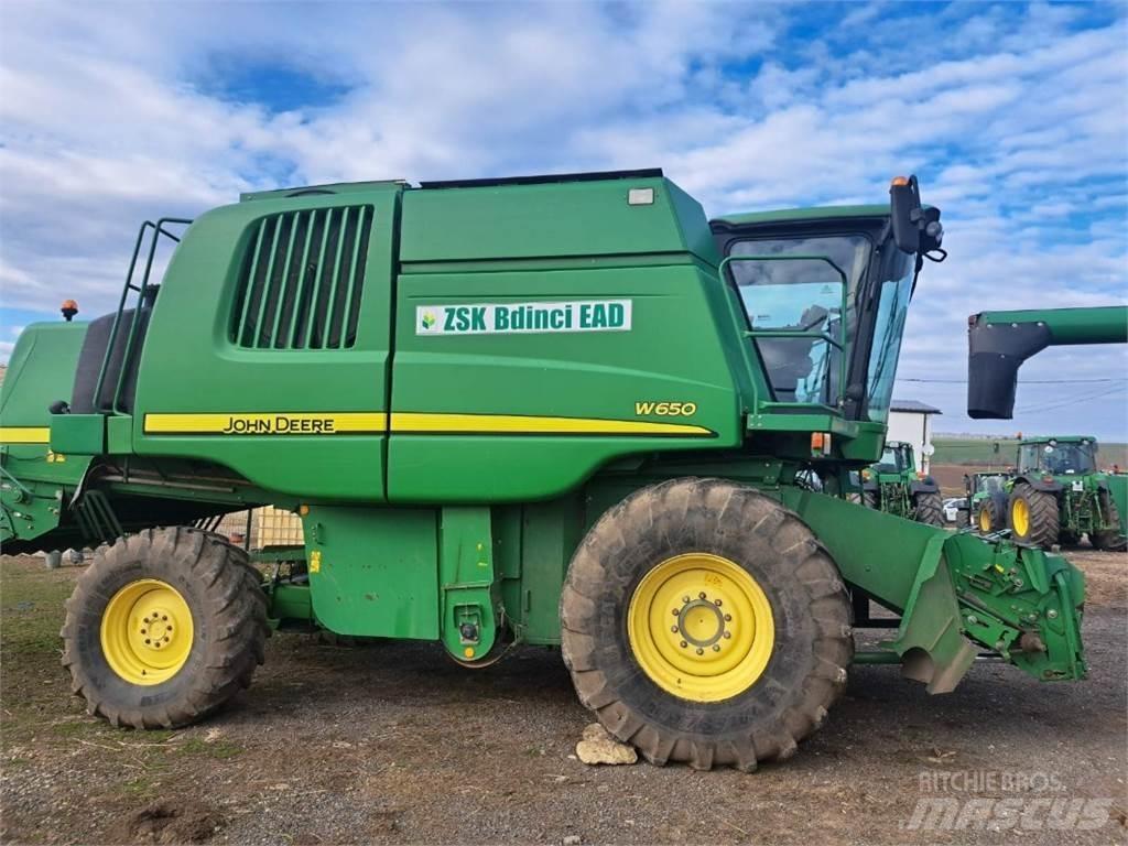 John Deere W650 コンバイン