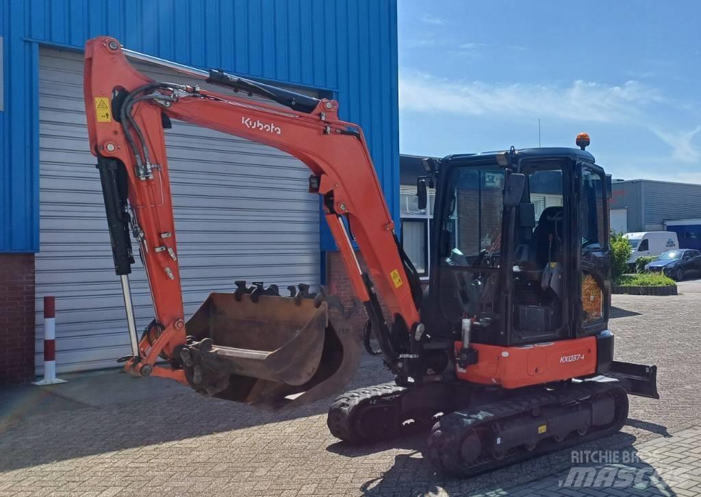 Kubota KX 037-4 ミニ油圧ショベル 7t以下（ミニユンボ・ミニディガー）