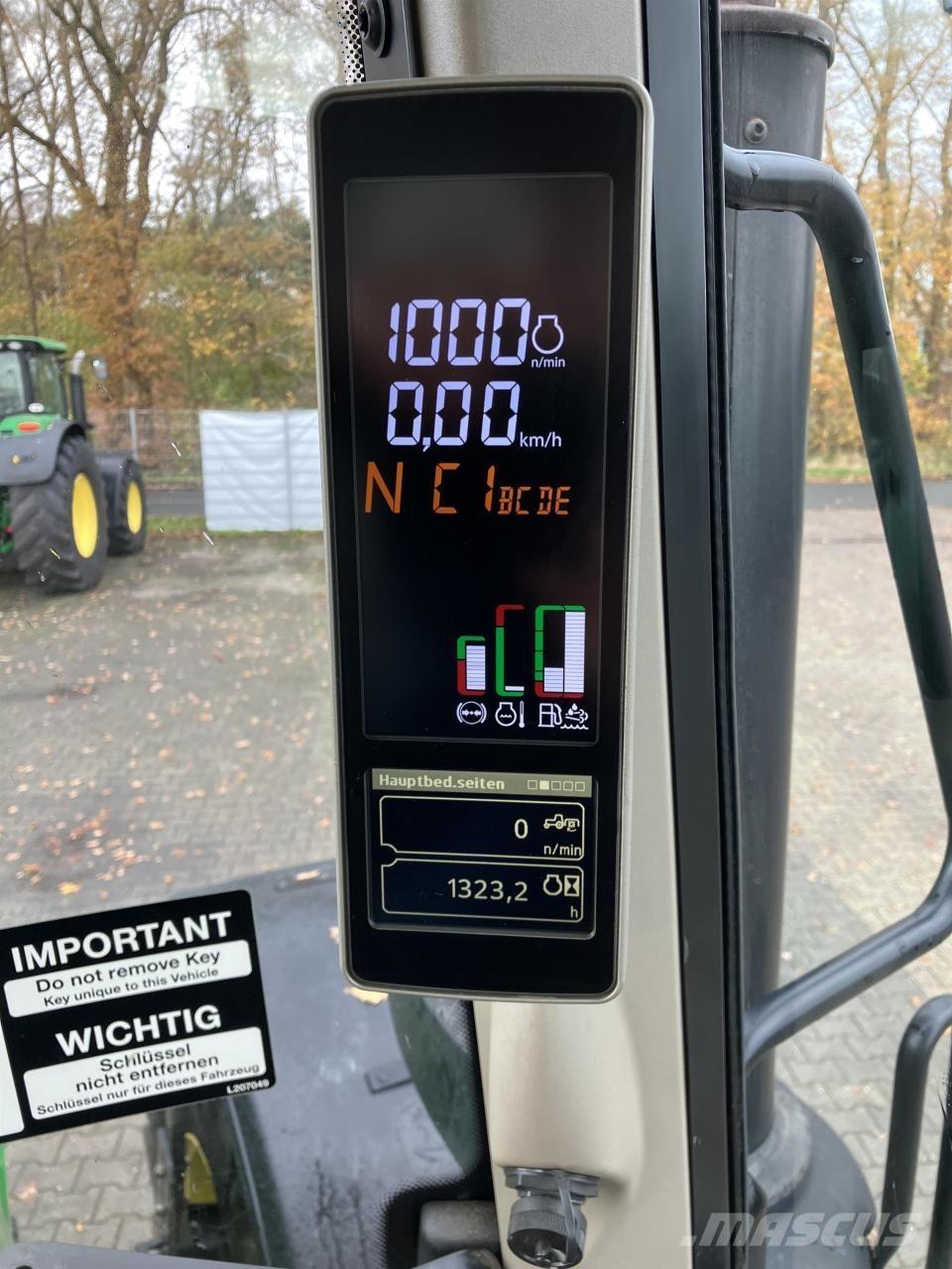 John Deere 6195M トラクター