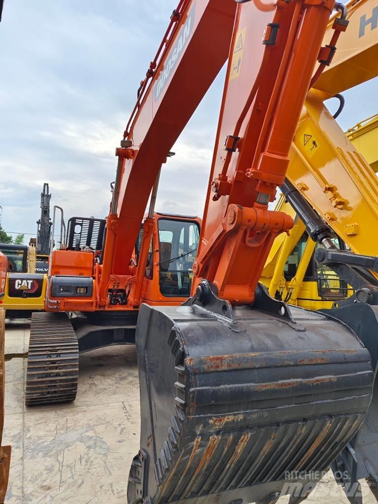 Doosan 225 LC 大型油圧ショベル12t以上（パワーショベル・ユンボ）