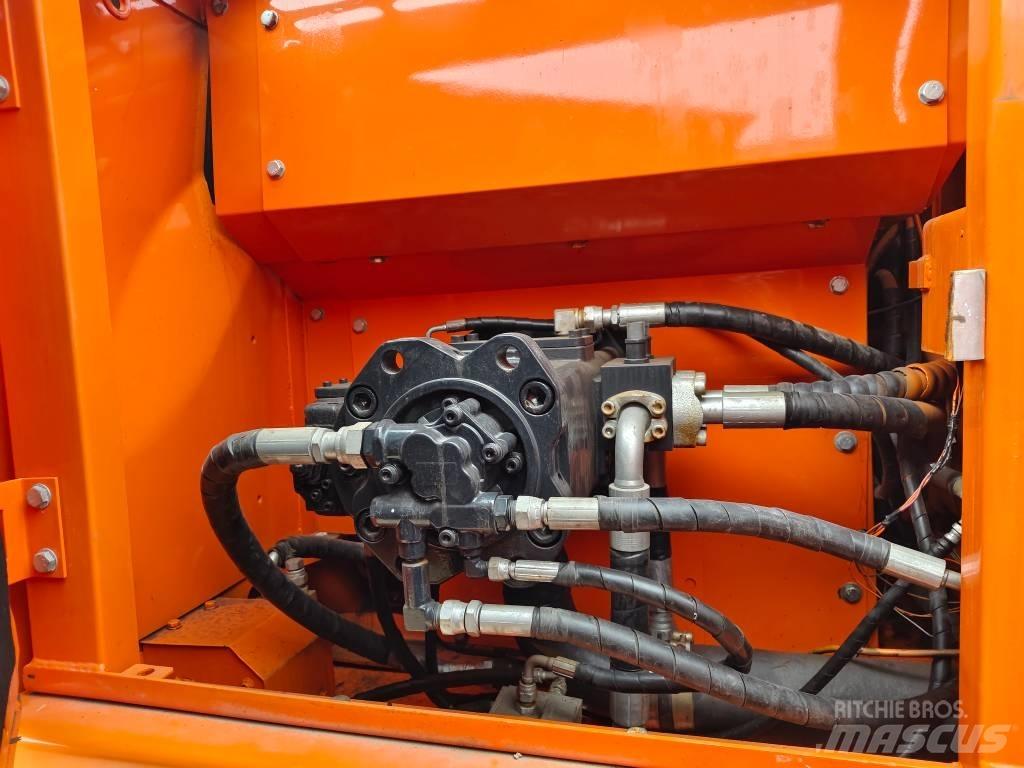 Doosan 225 LC 大型油圧ショベル12t以上（パワーショベル・ユンボ）
