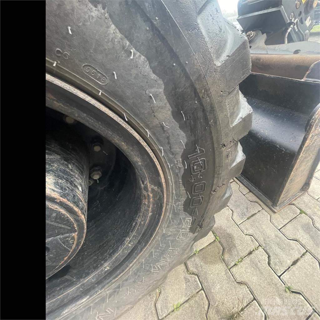 CAT M315 F ホイール式油圧ショベル（パワーショベル・ユンボ・バックホー）