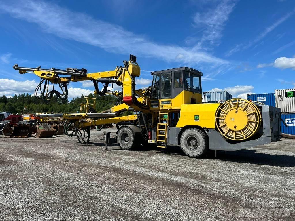 Atlas Copco XE3 C30 トンネル・地下鉱山向けドリル