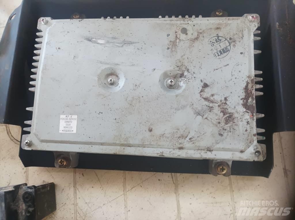 Hitachi ZX 350 LC-6 電子機器