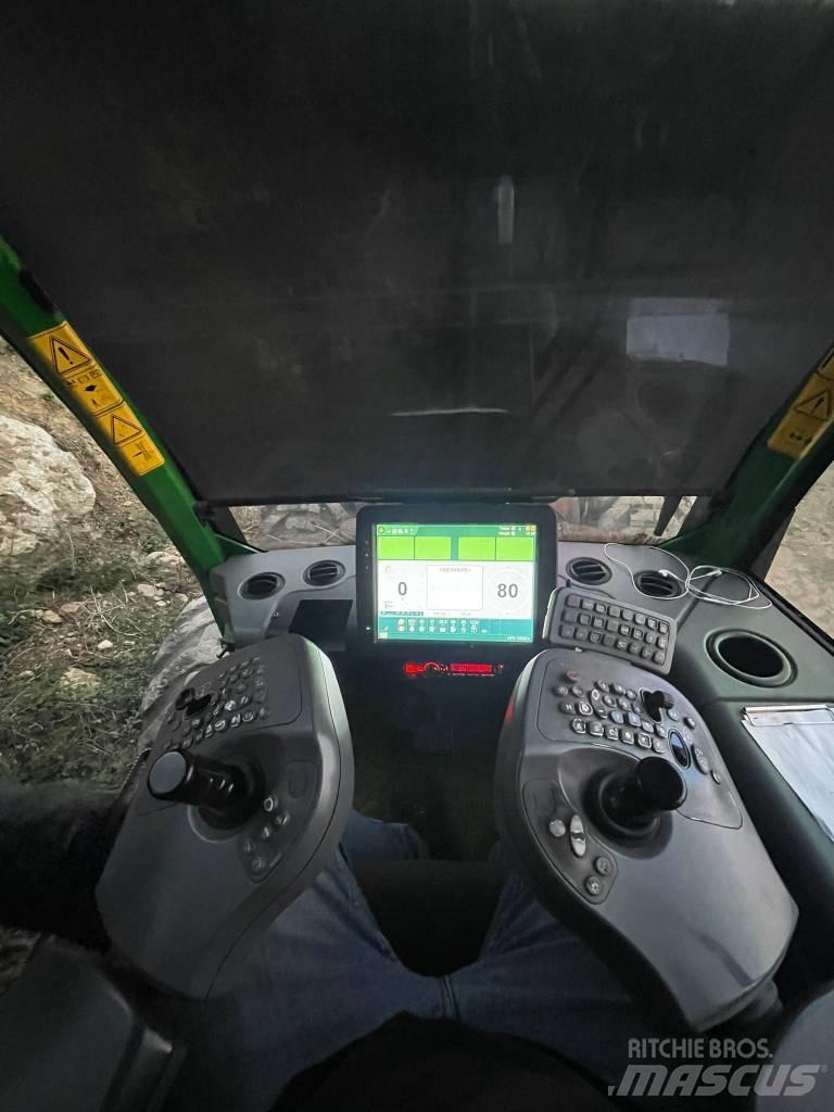 John Deere 1270 G ハーベスター
