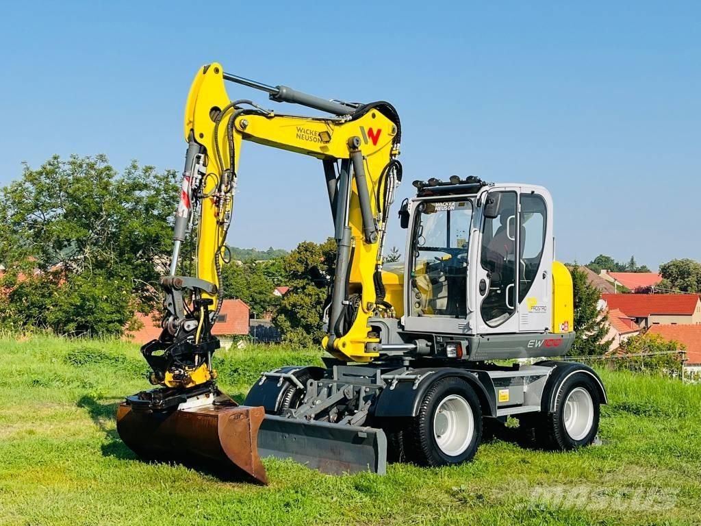 Wacker Neuson EW 100 ホイール式油圧ショベル（パワーショベル・ユンボ・バックホー）