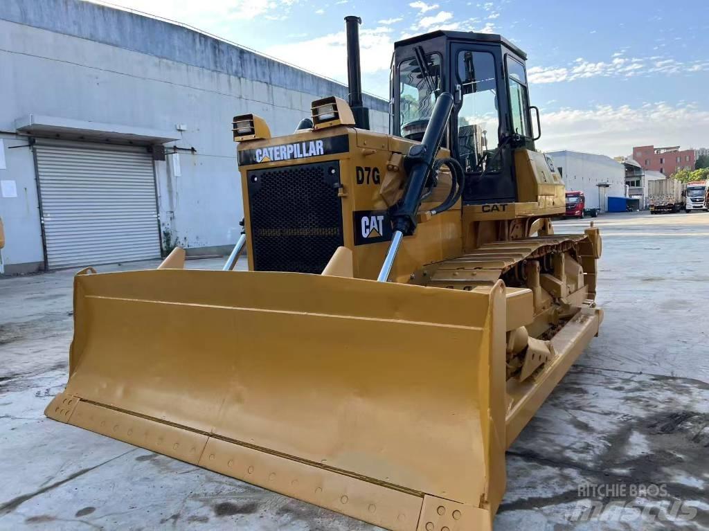 caterpilar D7G ブルドーザー