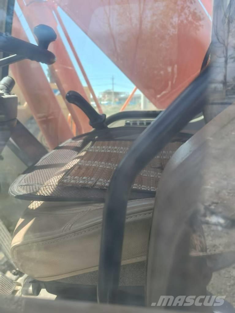 Doosan DH210W-7 ホイール式油圧ショベル（パワーショベル・ユンボ・バックホー）