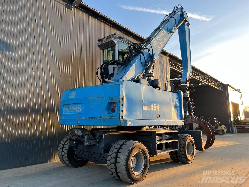 Fuchs MHL454 廃棄物／工業産廃処理機