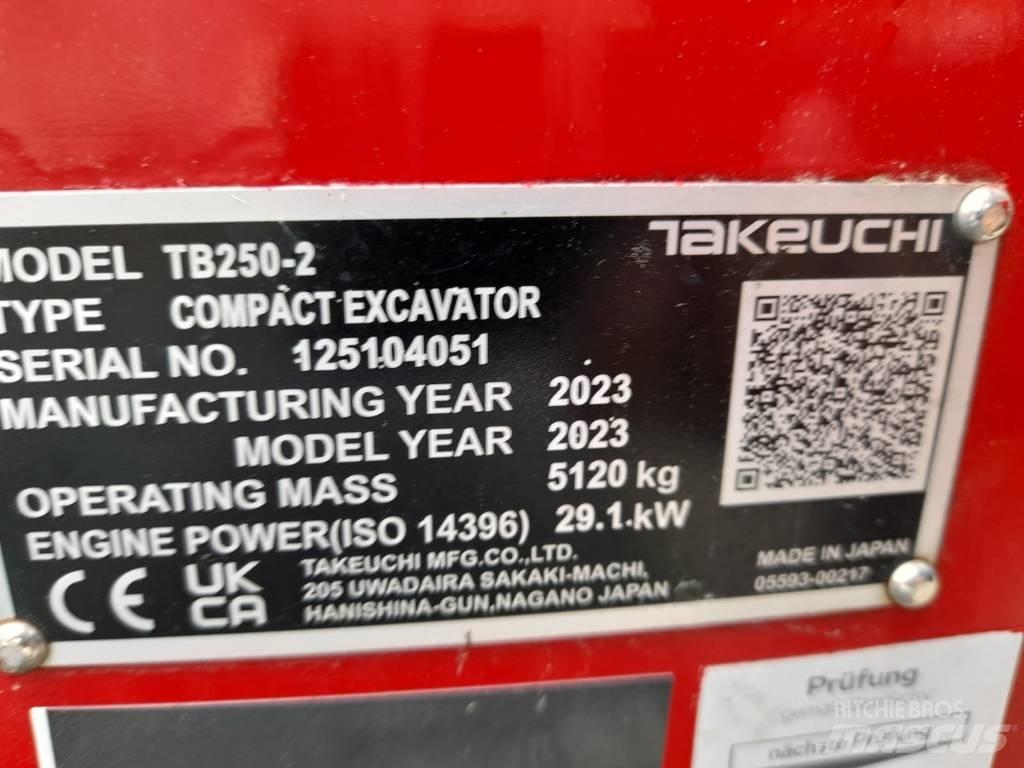Takeuchi TB 250-2 ミニ油圧ショベル 7t以下（ミニユンボ・ミニディガー）