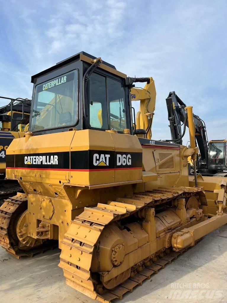 CAT D 6 G ブルドーザー