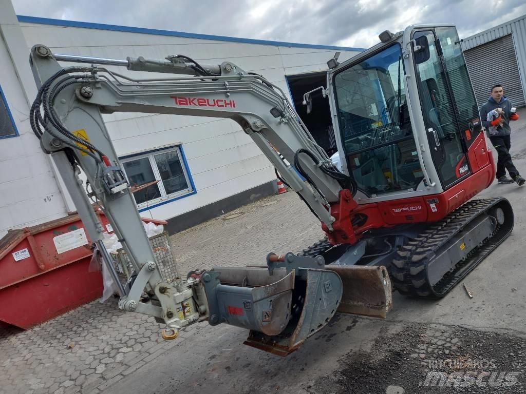 Takeuchi TB 240 ミニ油圧ショベル 7t以下（ミニユンボ・ミニディガー）