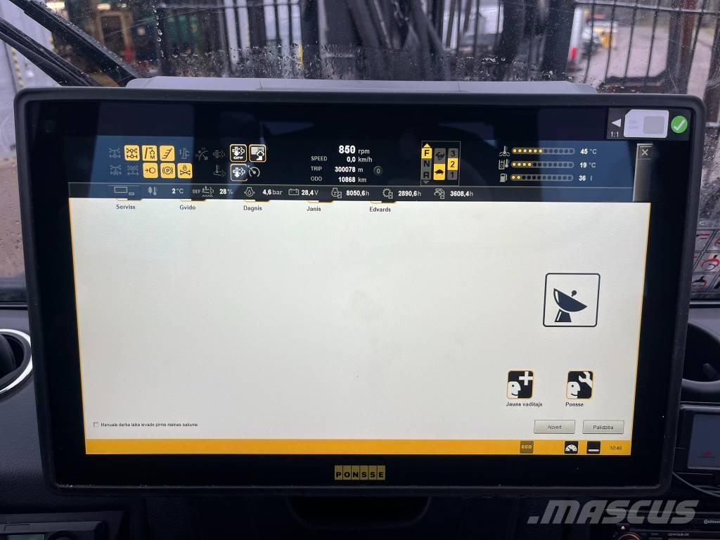 Ponsse Buffalo 8W フォワーダー