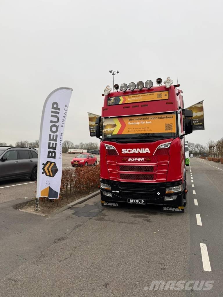 Scania S 520 V8 中古トラクターヘッド | トレーラーヘッド