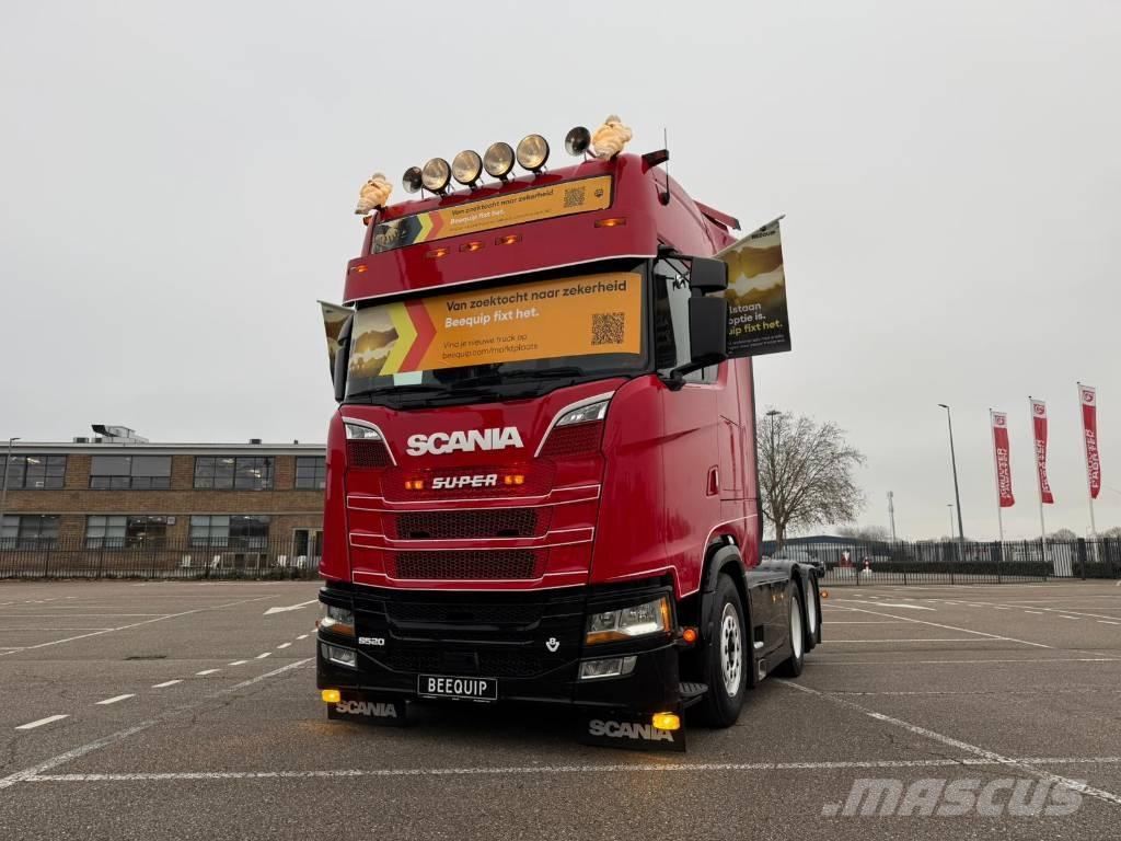 Scania S 520 V8 中古トラクターヘッド | トレーラーヘッド