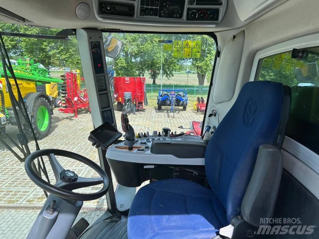 New Holland TC 5070 コンバイン