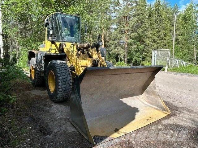 Komatsu WA 180-3 ホイールローダー・タイヤショベル