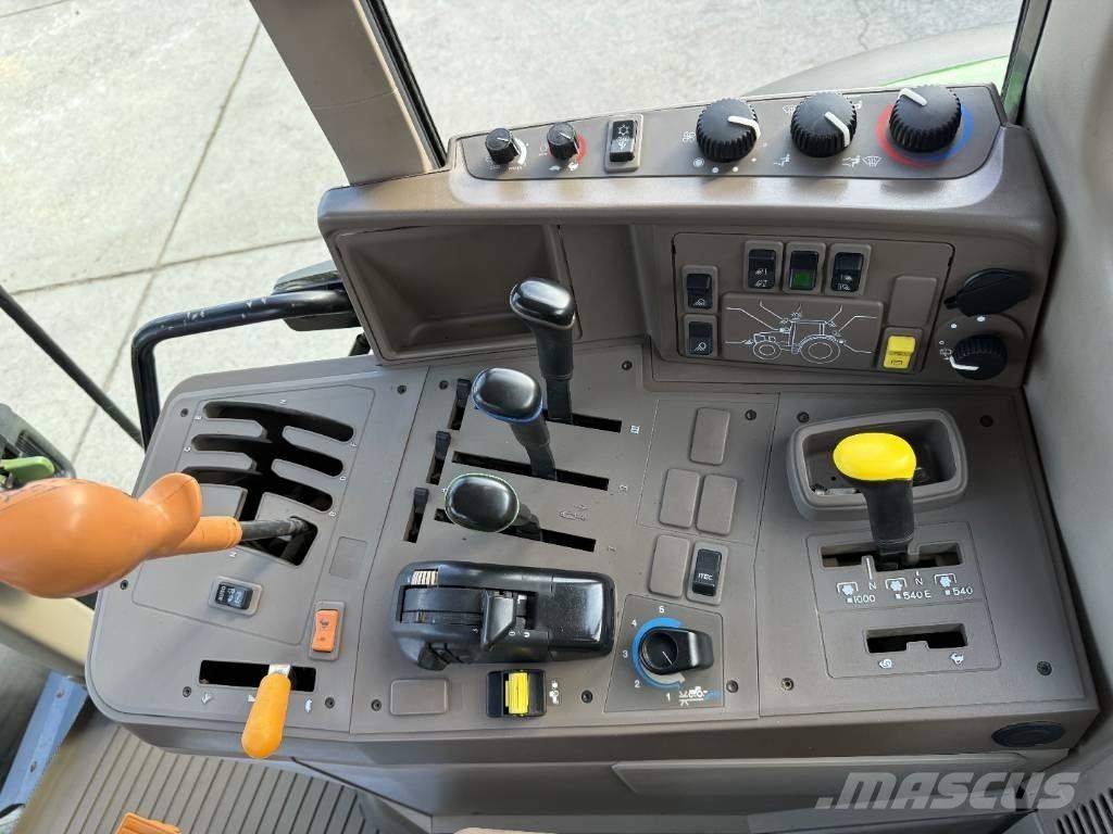 John Deere 6150 M トラクター