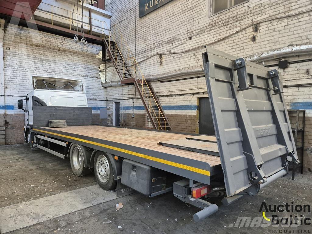 Volvo FM380 平ボディー