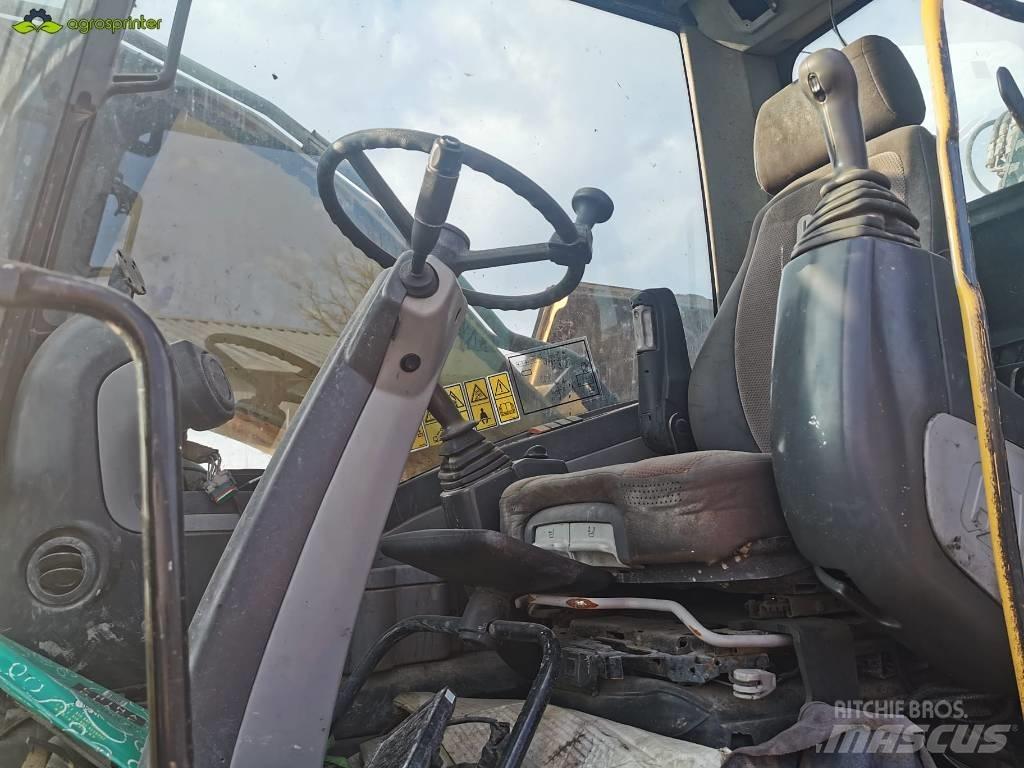CAT M 318 D 廃棄物／工業産廃処理機