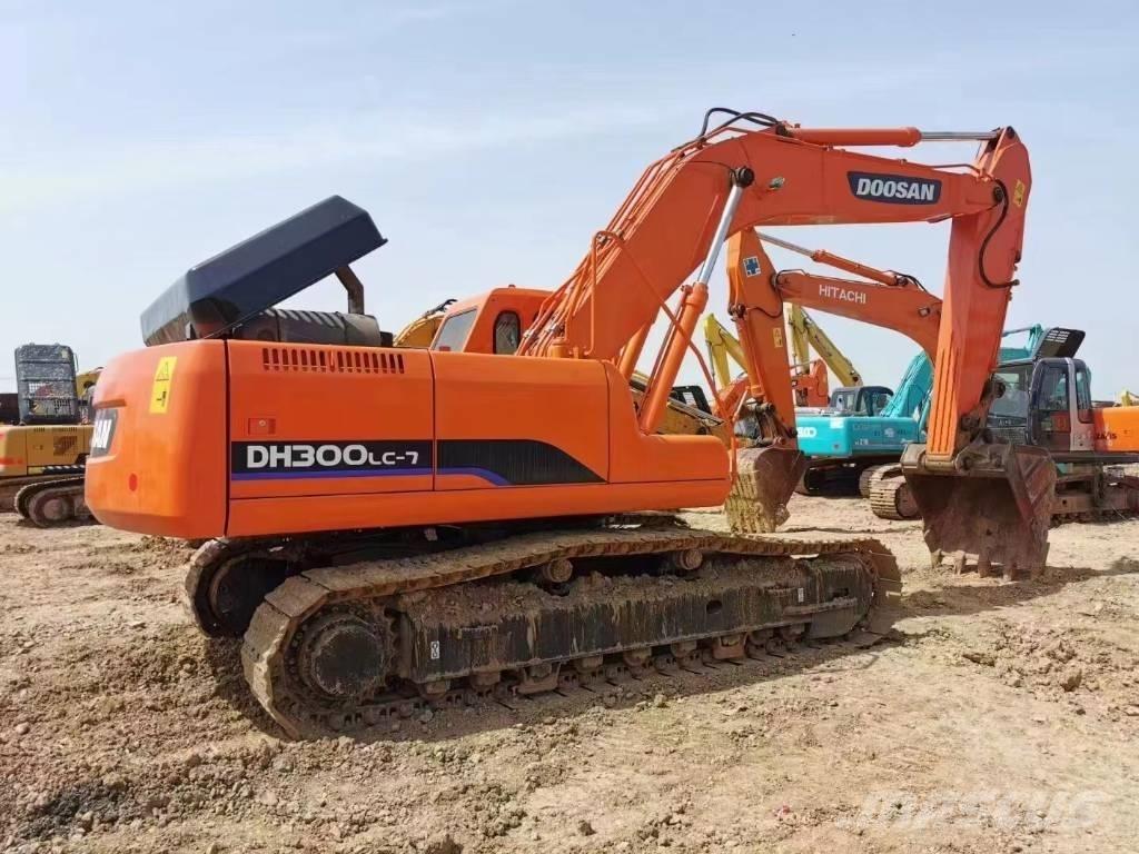 Doosan DH300LC-7 大型油圧ショベル12t以上（パワーショベル・ユンボ）