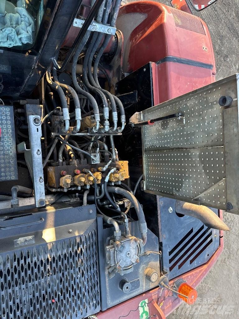CAT 313 D ホイール式油圧ショベル（パワーショベル・ユンボ・バックホー）