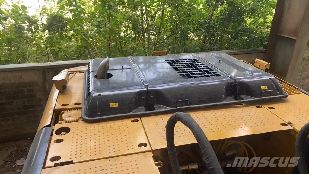CAT 320D2L 大型油圧ショベル12t以上（パワーショベル・ユンボ）