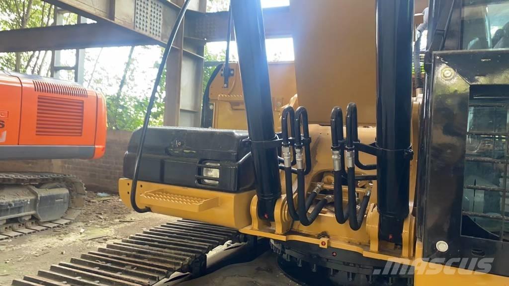 CAT 320D2L 大型油圧ショベル12t以上（パワーショベル・ユンボ）