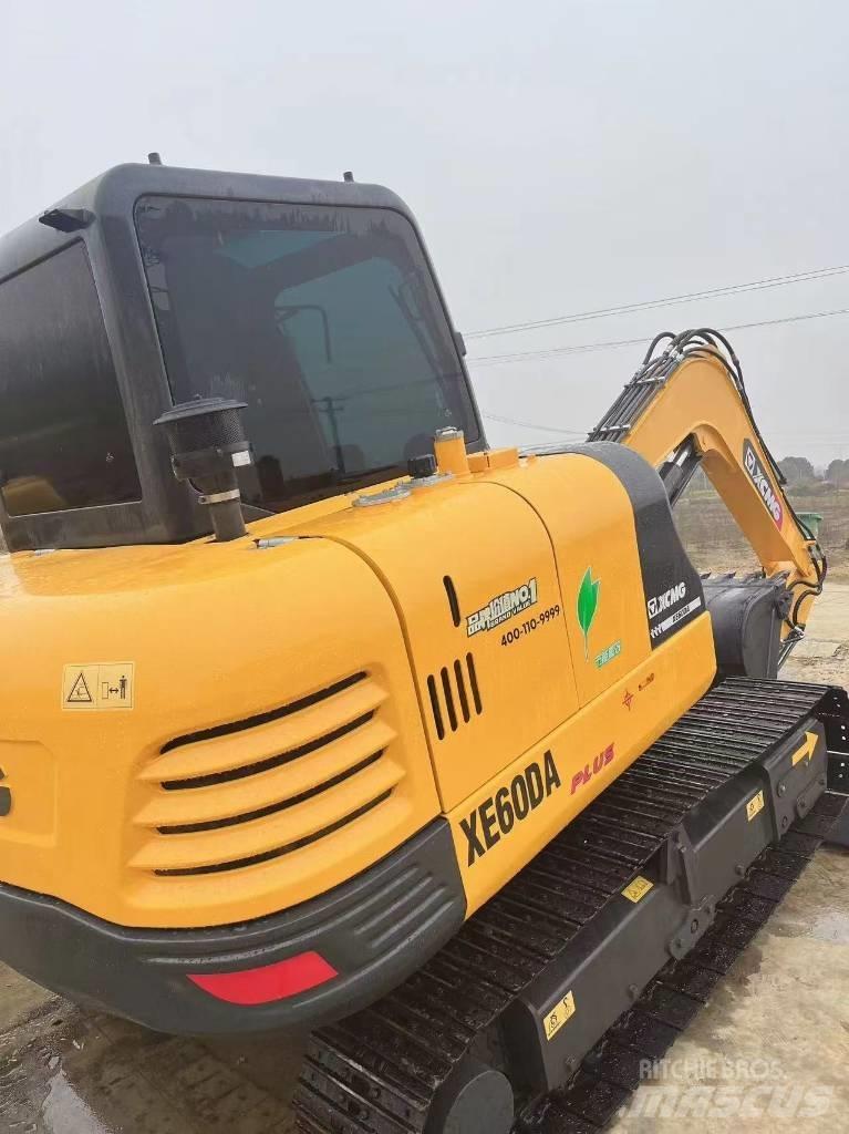 XCMG XE 60 DA ミニ油圧ショベル 7t以下（ミニユンボ・ミニディガー）