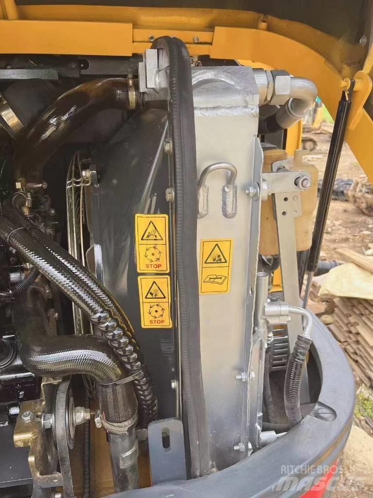 XCMG XE 60 DA ミニ油圧ショベル 7t以下（ミニユンボ・ミニディガー）