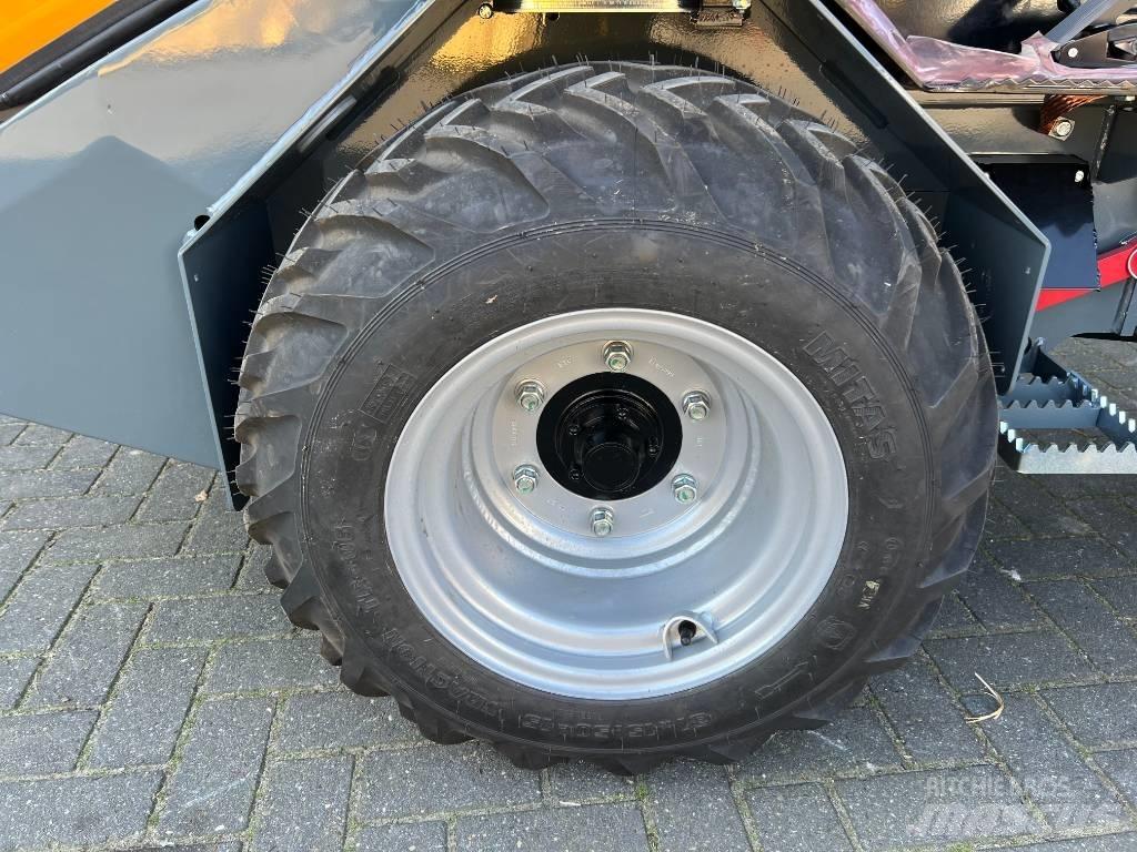 GiANT G2200E X-tra 多目的ローダー