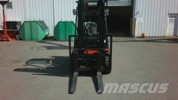 Manitou MI30G ST5 ラフターテレントラック