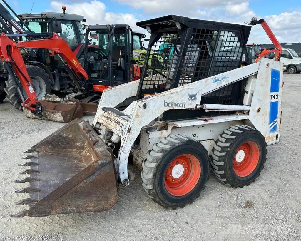Bobcat 743 スキッドステアローダー