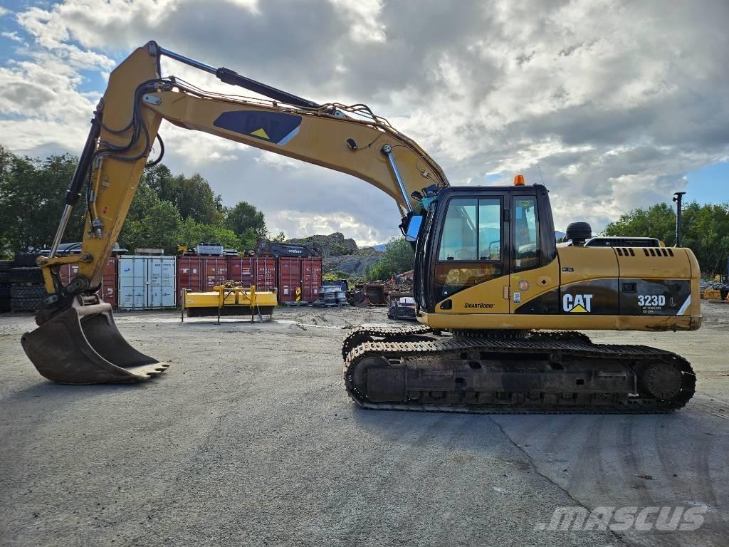 CAT 323 大型油圧ショベル12t以上（パワーショベル・ユンボ）