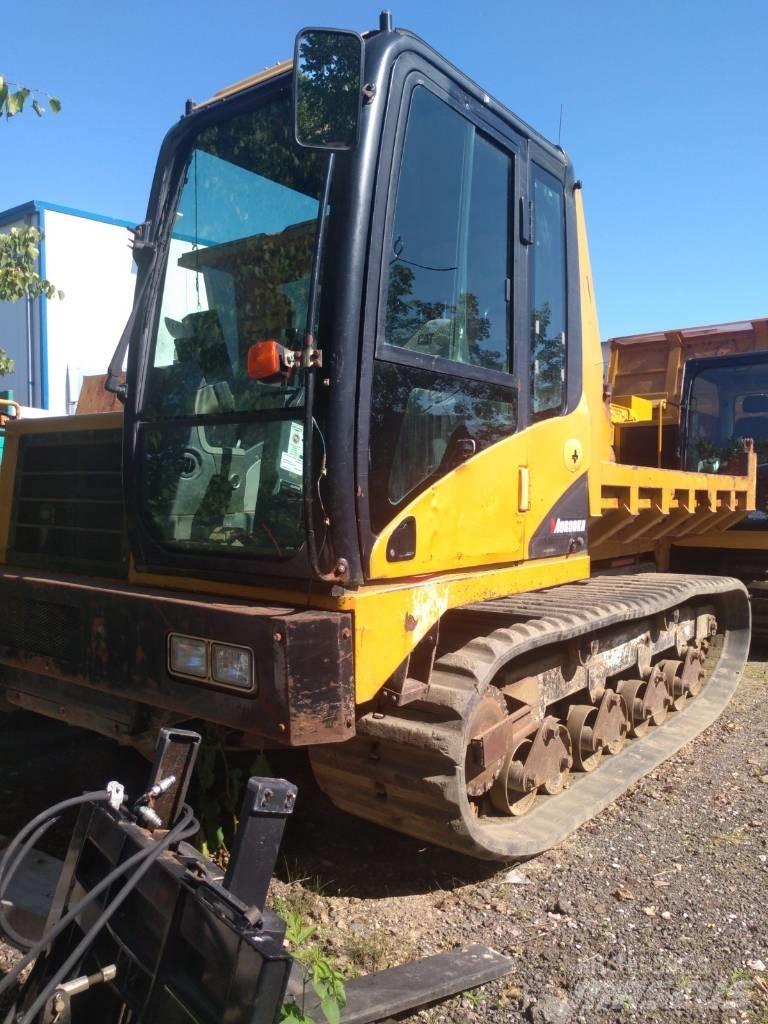 Morooka MST 2200 V D キャリアダンプ