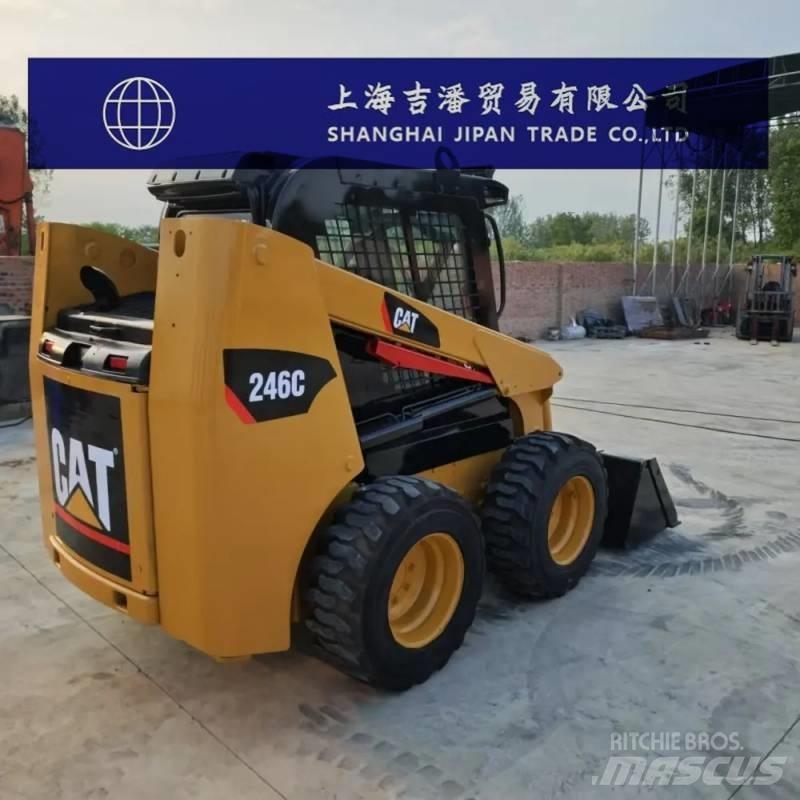 CAT 246 C スキッドステアローダー